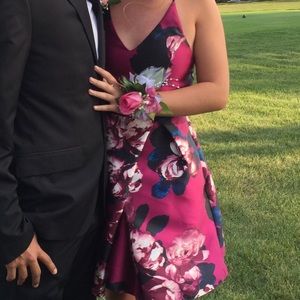 Super cute floral magenta formal dress!